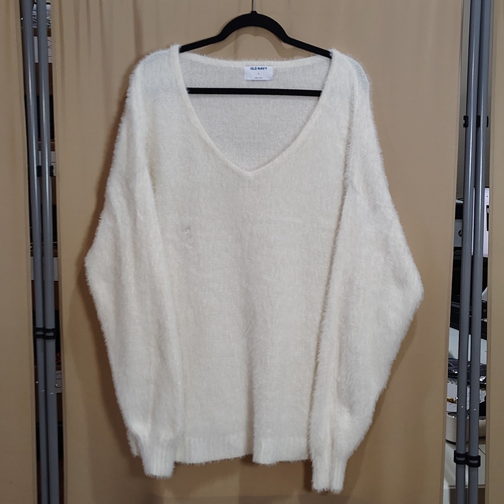 Old Navy Eyelash Oversized Sweater Womens M V-Neck Cream Cozy Slouchy Capsule
